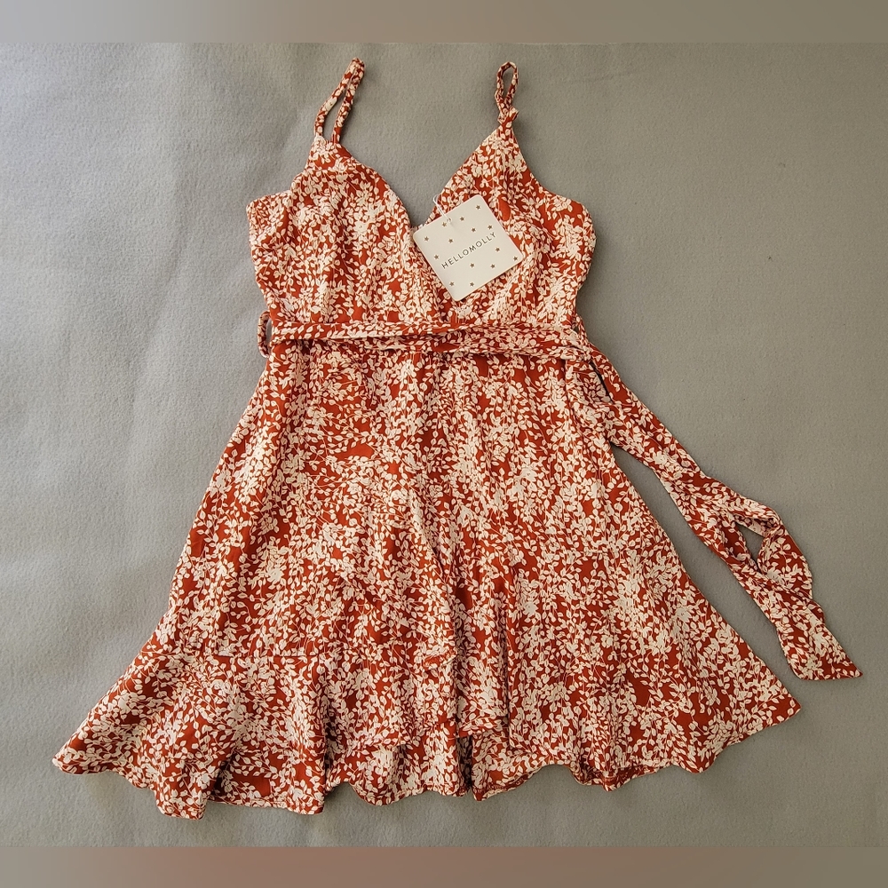 Hello Molly Just Redwhiteprints Dress Tiered Wrap Mini Floral Vneck size S - Picture 4 of 12